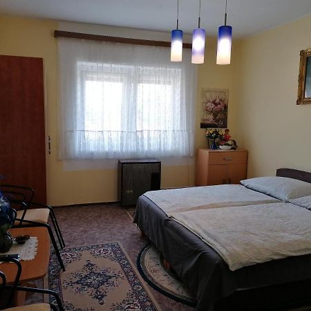 Ildiko Vendeghaz Heviz Apartment Exterior photo